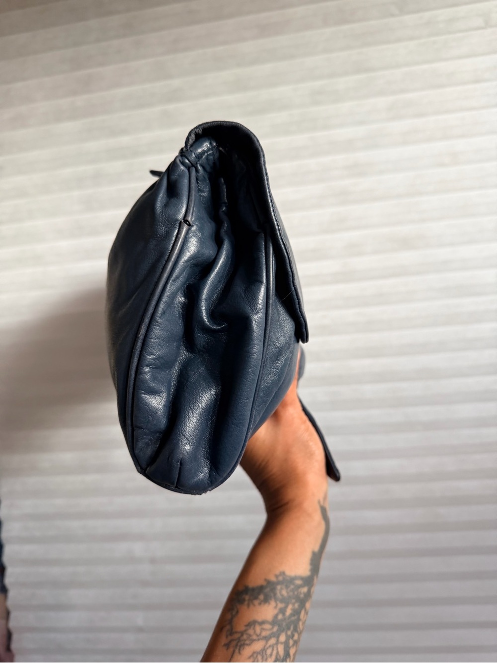 Vintage Anne Klein for Calderon Navy Soft Leather Foldover Evening Bag - Picture 6 of 16
